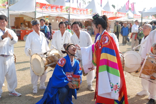 le-hoi-hai-san-len-men-ganggyeong-han-quoc